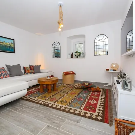 Ambi For 6 Near Holiday home Trogir