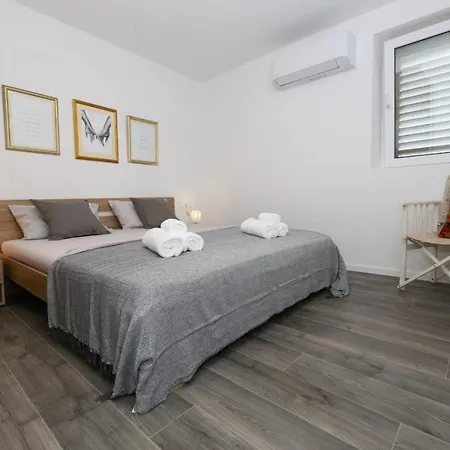 Ambi For 6 Near Holiday home Trogir