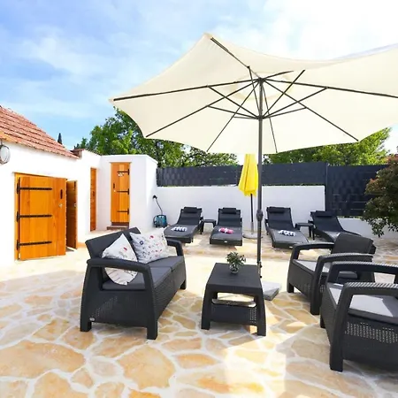 Ambi For 6 Near Holiday home Trogir