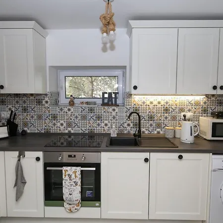 Holiday home Ambi For 6 Near