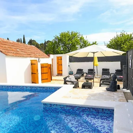 Ambi For 6 Near * Trogir